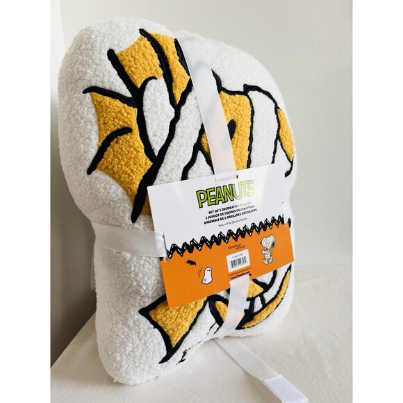 Peanuts Snoopy Woodstock Sherpa Pillows Halloween Mummy NWT - Picture 7 of 7